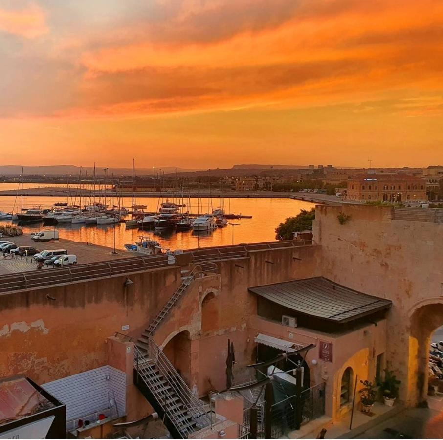 B&B Marina Di Ortigia Syrakusa Exteriör bild