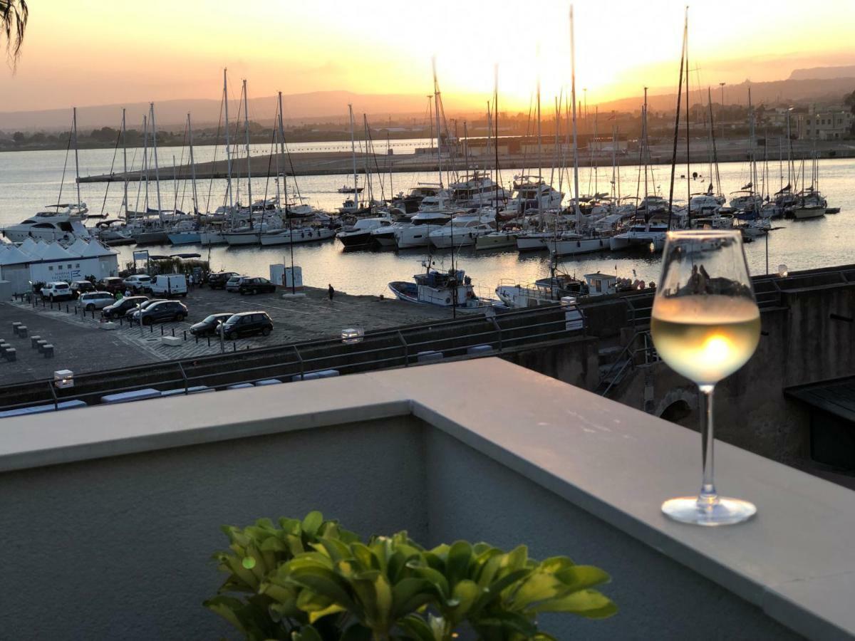 B&B Marina Di Ortigia Syrakusa Exteriör bild